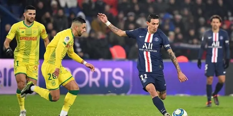 Thống kê phong độ và tình hình lực lượng của hai đội