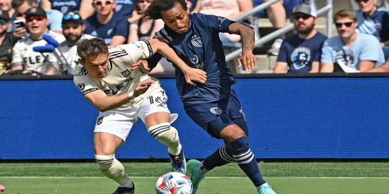 Đánh giá phong độ và chiến thuật thi đấu của hai đội